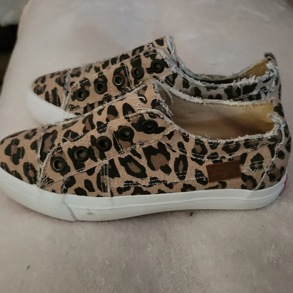 NWOT! Blowfish Tennis Shoes Leopard